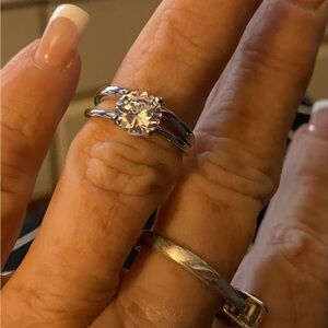 Elegant ladies Silver Wedding ring set